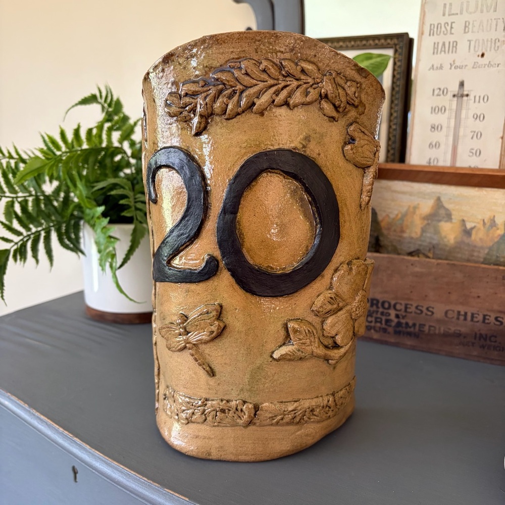 Vintage Style Handcrafted Clay Dragonfly Wall Pocket Vase🩷